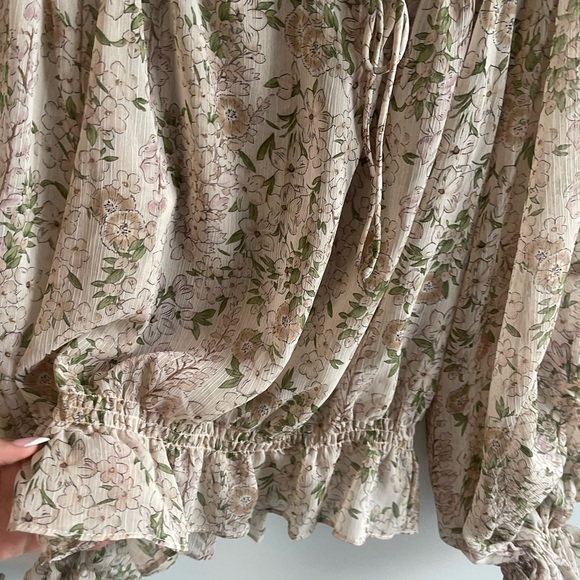 Vici Floral Off-Shoulder Blouse - Picture 3 of 6